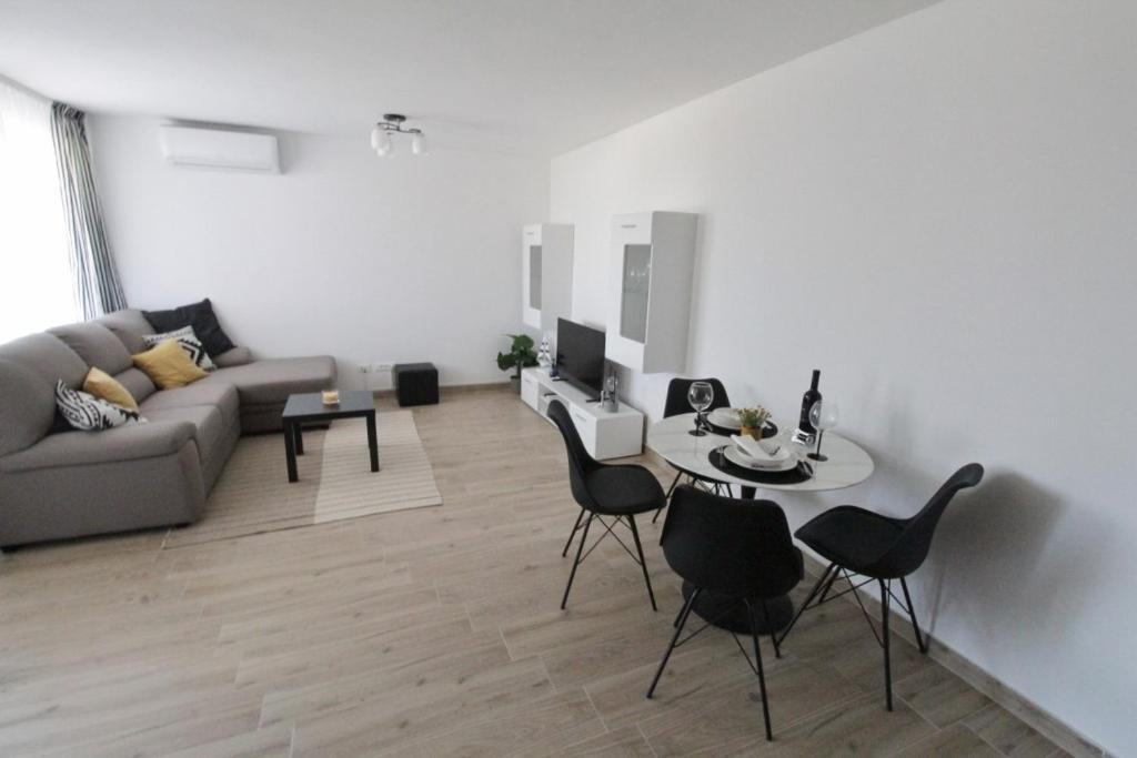 Apartments La Mar Zambratija エクステリア 写真